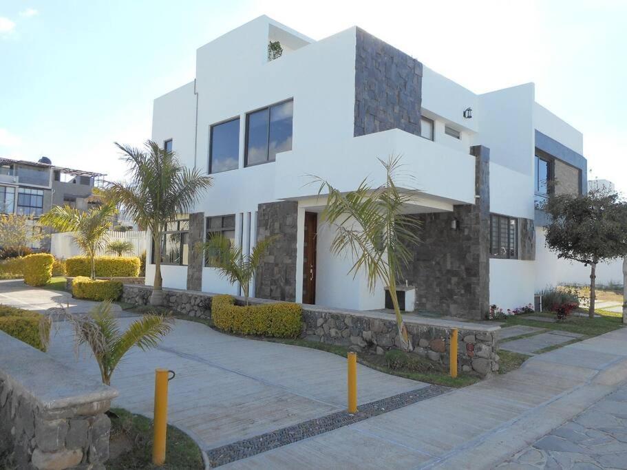 Hermosa Casa En Orilla Del Lago -Zona De Villedos- Сан-Кристобаль-Сапотитлан Экстерьер фото